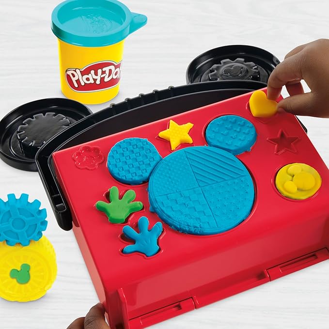PD DISNEY JR ON THE GO GARAGE PLAYSET-G31095X0