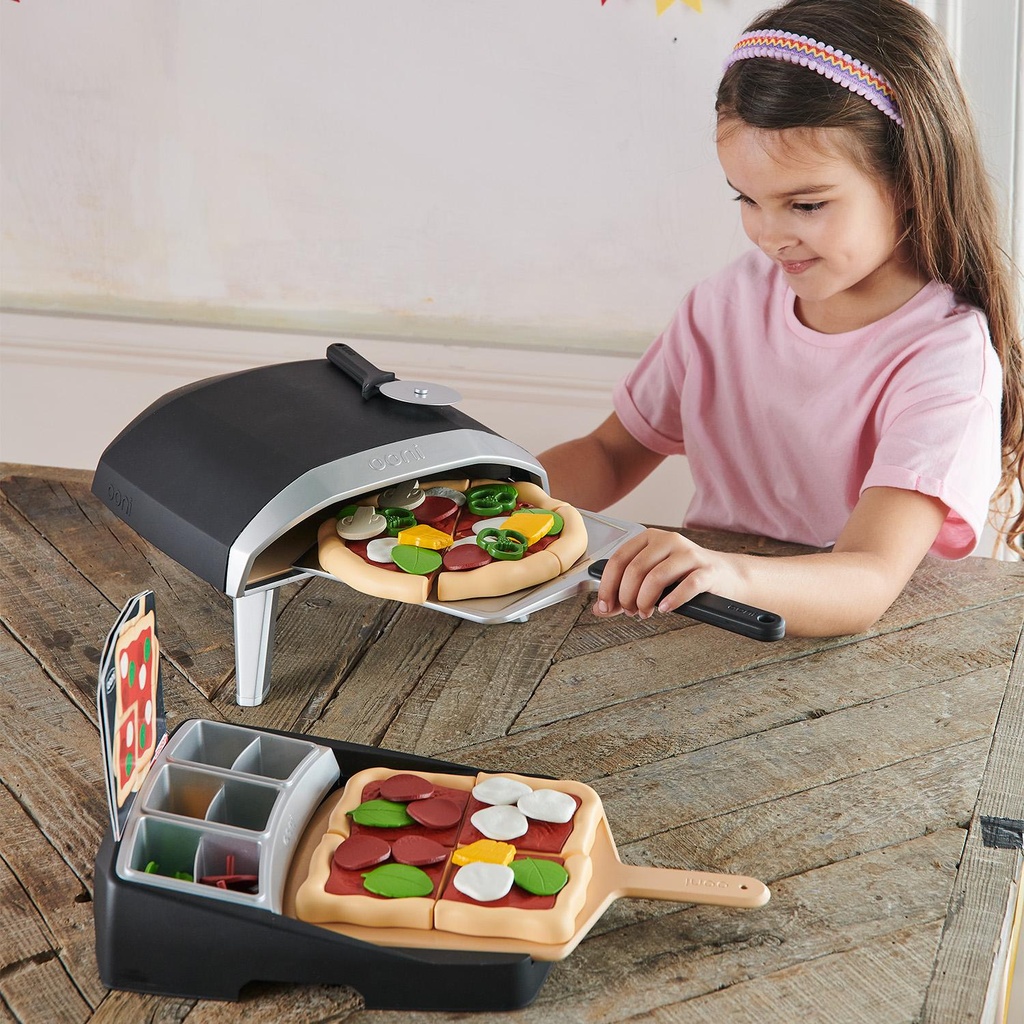 Casdon Toy Ooni Pizza Oven & Topping Station-79250