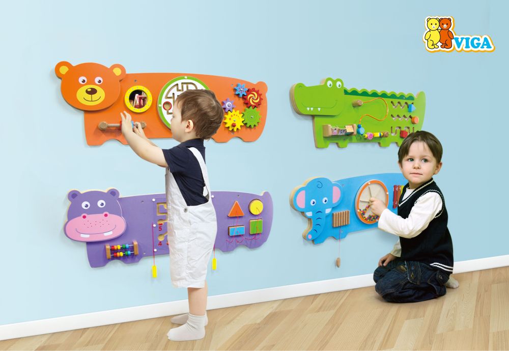 Crocodile Activity Toy Viga Children's/Kids Wooden Wall Toy 